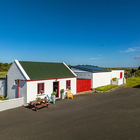 Geraghtys Farmyard Pods Hotel Belmullet Bagian luar foto