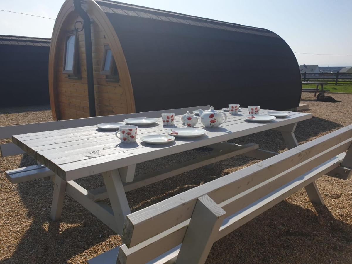 Geraghtys Farmyard Pods Hotel Belmullet Bagian luar foto