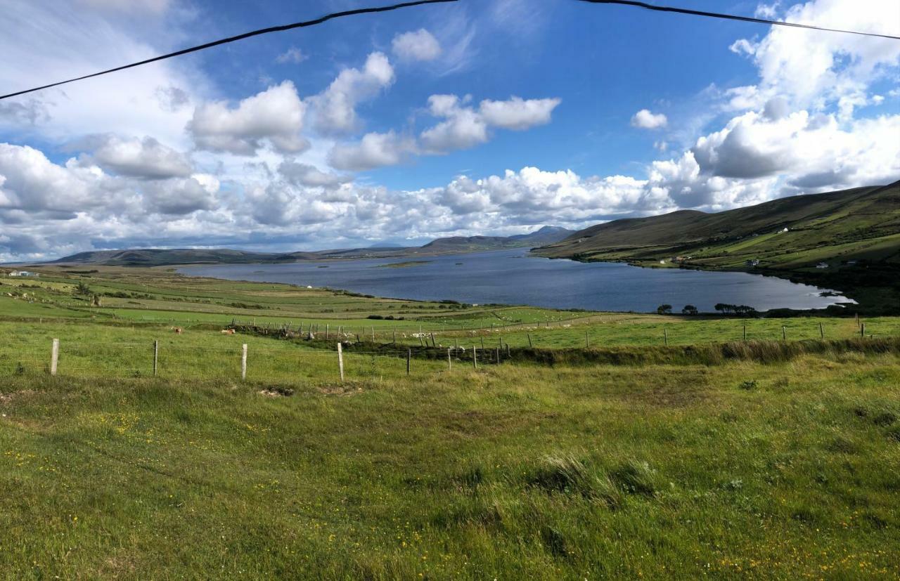 Geraghtys Farmyard Pods Hotel Belmullet Bagian luar foto