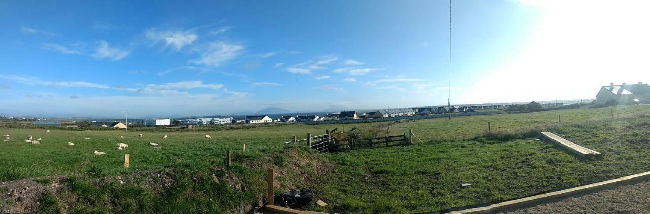 Geraghtys Farmyard Pods Hotel Belmullet Bagian luar foto